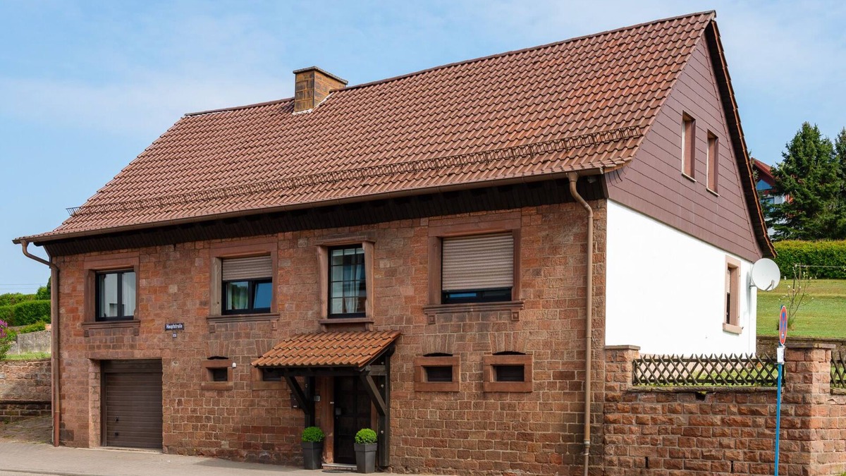 Bann House | Move Inn Lodge Storchenblick, typically German Home TLA/TDY