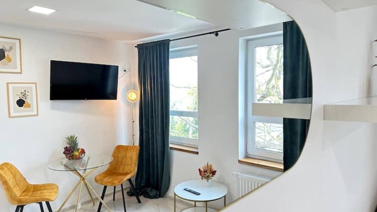 Psie Pole Apartment | Moveen! Modern Urban Hideaway