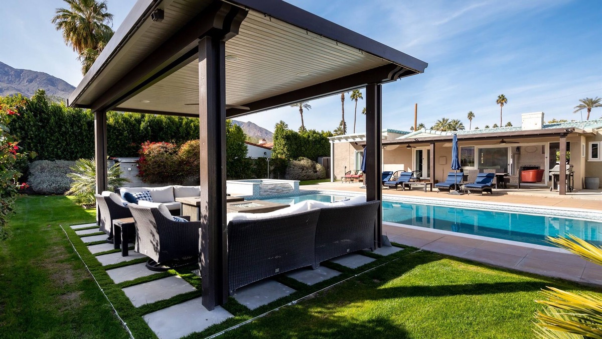 The Movie Colony House | Movie Colony Oasis - Peaceful, Walk to Downtown