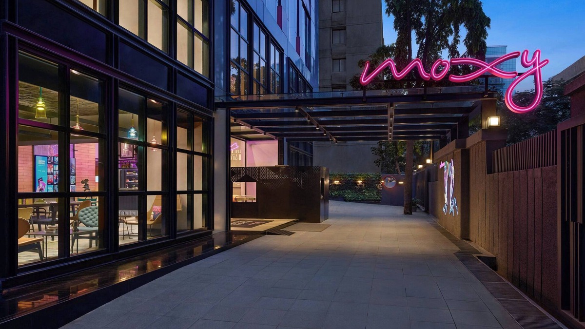 Andheri West Hotel | Moxy Mumbai Andheri West