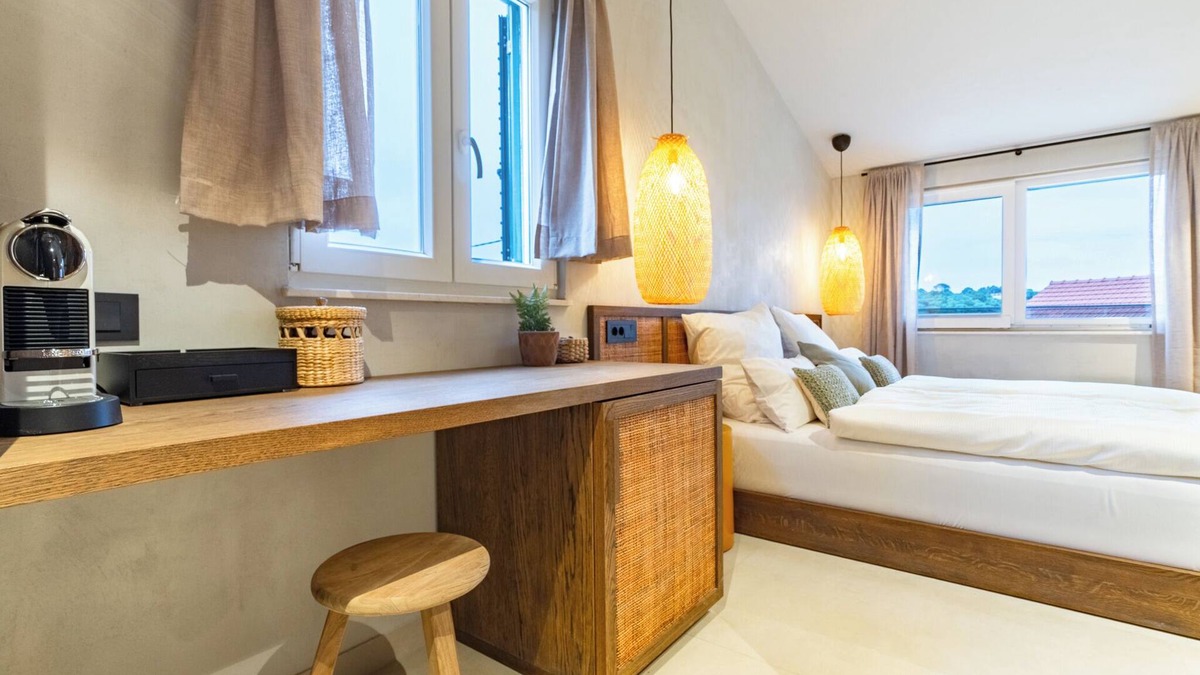 Cove Donja Krusica (Donje selo) Bed & Breakfast | Moya Boutique Sleep - Sunset Bliss Suite 1