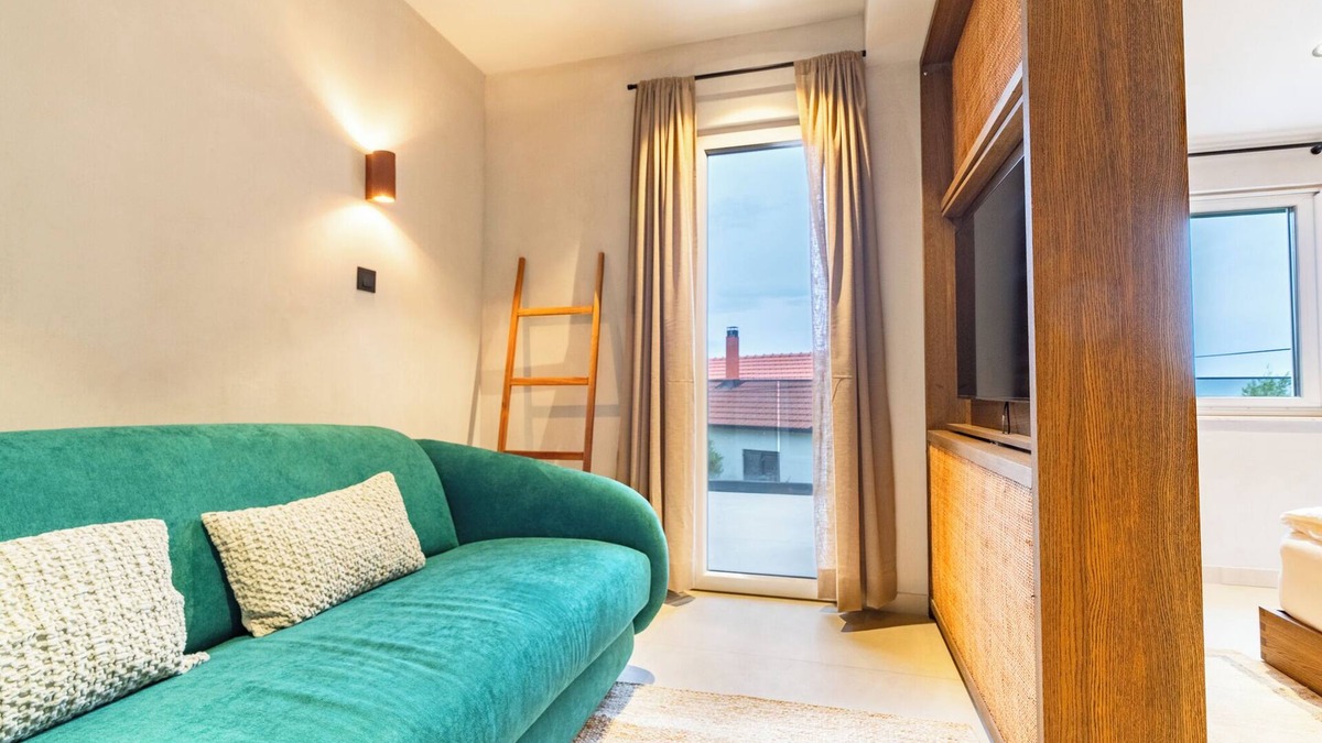 Cove Donja Krusica (Donje selo) Bed & Breakfast | Moya Boutique Sleep - Sunset Bliss Suite 2