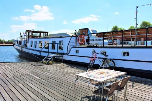 Nieuwmarkt en Lastage Boat Rental | Mps Holland