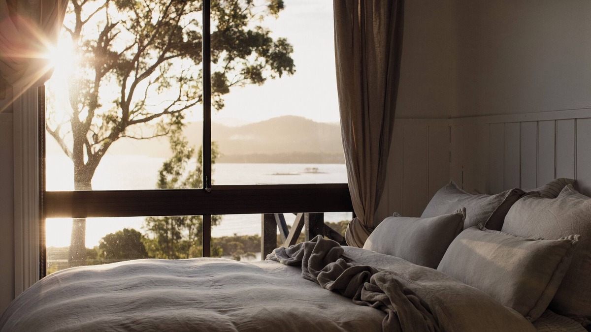 White Beach House | Mr BlackGordon
