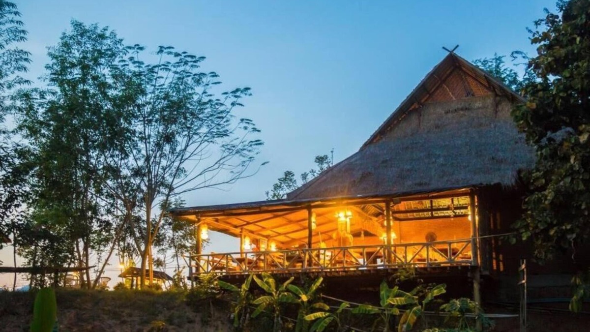 Hsipaw Cabin | Mr. Charles Riverview Lodge