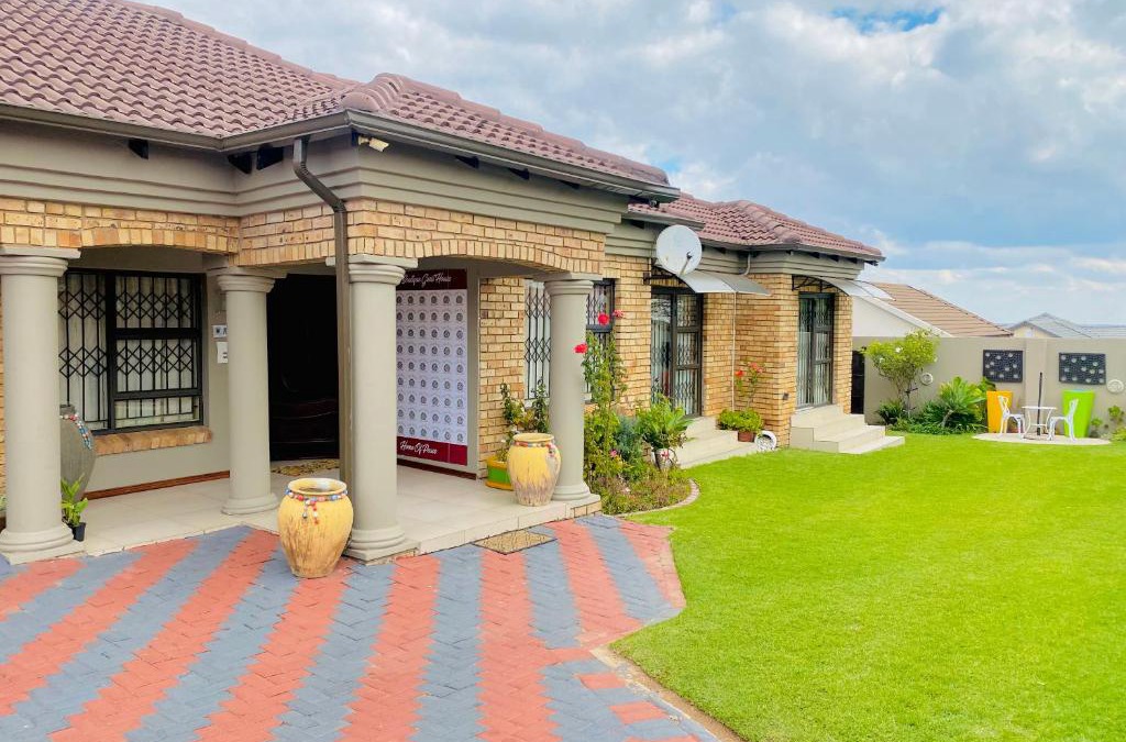 KwaMhlanga House | Mrhali Boutique Guest House