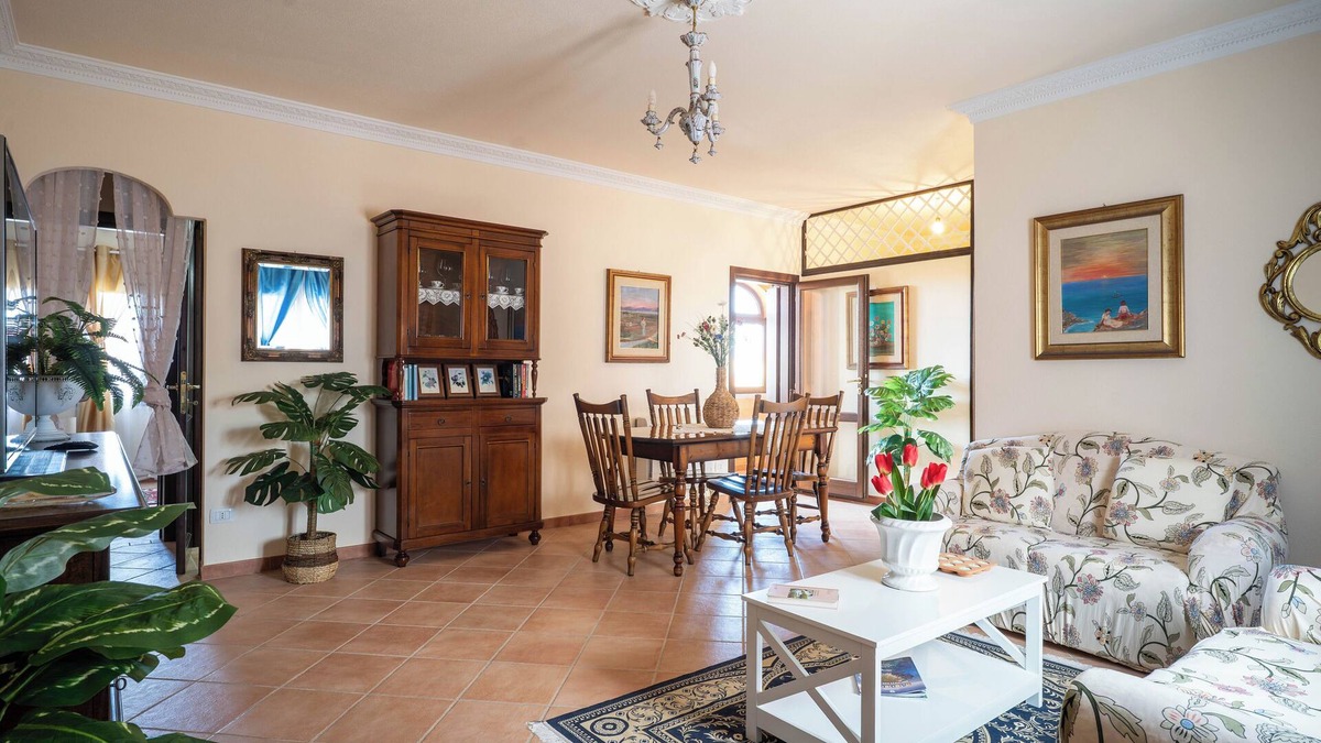 Cabras Apartment | Mricky House - Two Bedroom Apartment, Sleeps 4