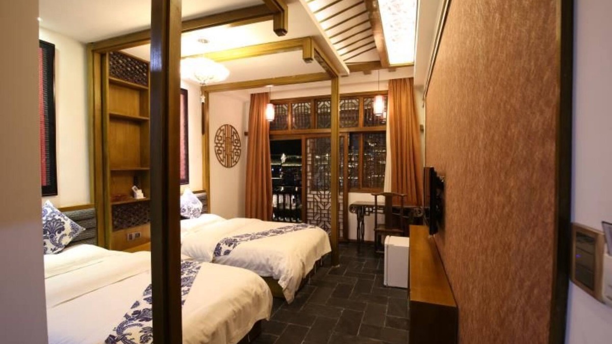 Fenghuang House | Ms.Yang's Guest House