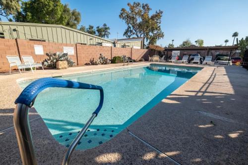 Casitas Lindas House | Msg for 5percent off 2Bed1and a half Bath KingQueenBeds CondoPHX