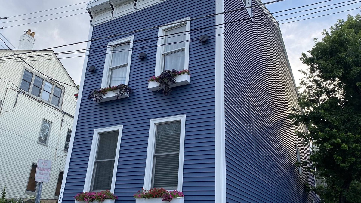 Mount Adams Apartment | Mt. Adams1st flr 2-bdrm apt w/courtyard. Parking! No cleaning fee!