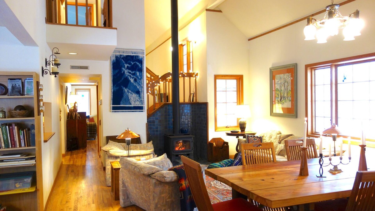 Ashland House | Mt Ashland Homestead, Ashland 10m, 40 ridgetop acres old forest, right by PCT