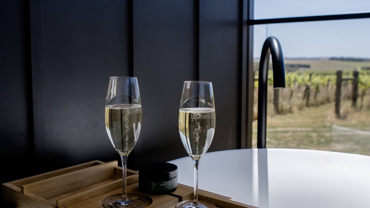 Waurn Ponds Bed & Breakfast | Mt Duneed Estate Winery