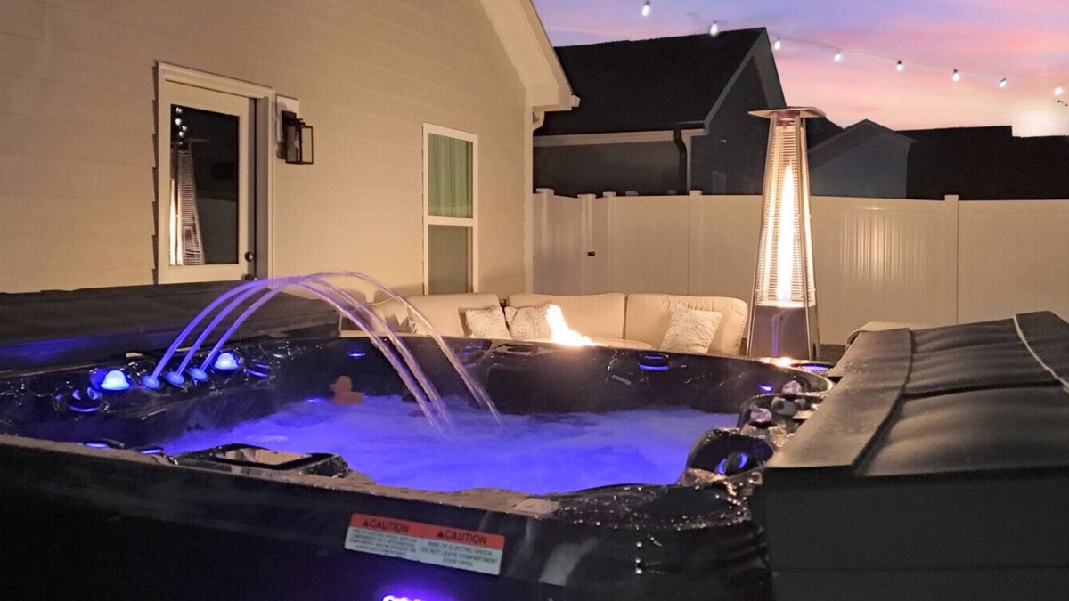 Mount Holly House | Mt. Holly Hidden gem, Fireside Lounge,WWC,Airport