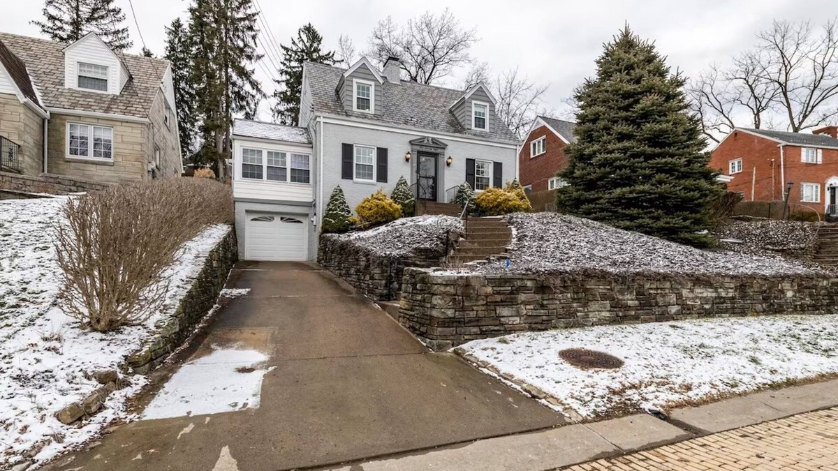 Mount Lebanon House | Mt. Lebanon Cape Cod Retreat - 7 mi/15 mins from Downtown PGH