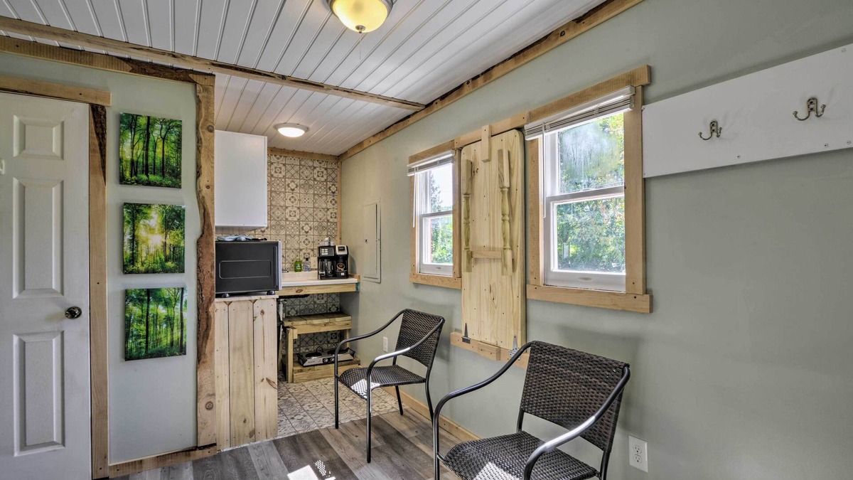 Mt Lookout Apartment | Mt Lookout Tiny House w/Backyard & Fire Pit!