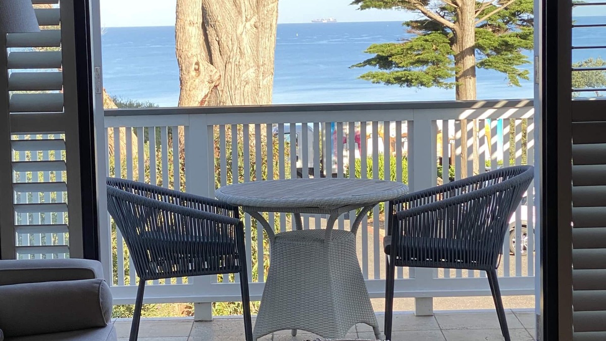 Mount Martha Apartment | Mt Martha Villas Eagle Suite Stunning Beachfront Accommodation