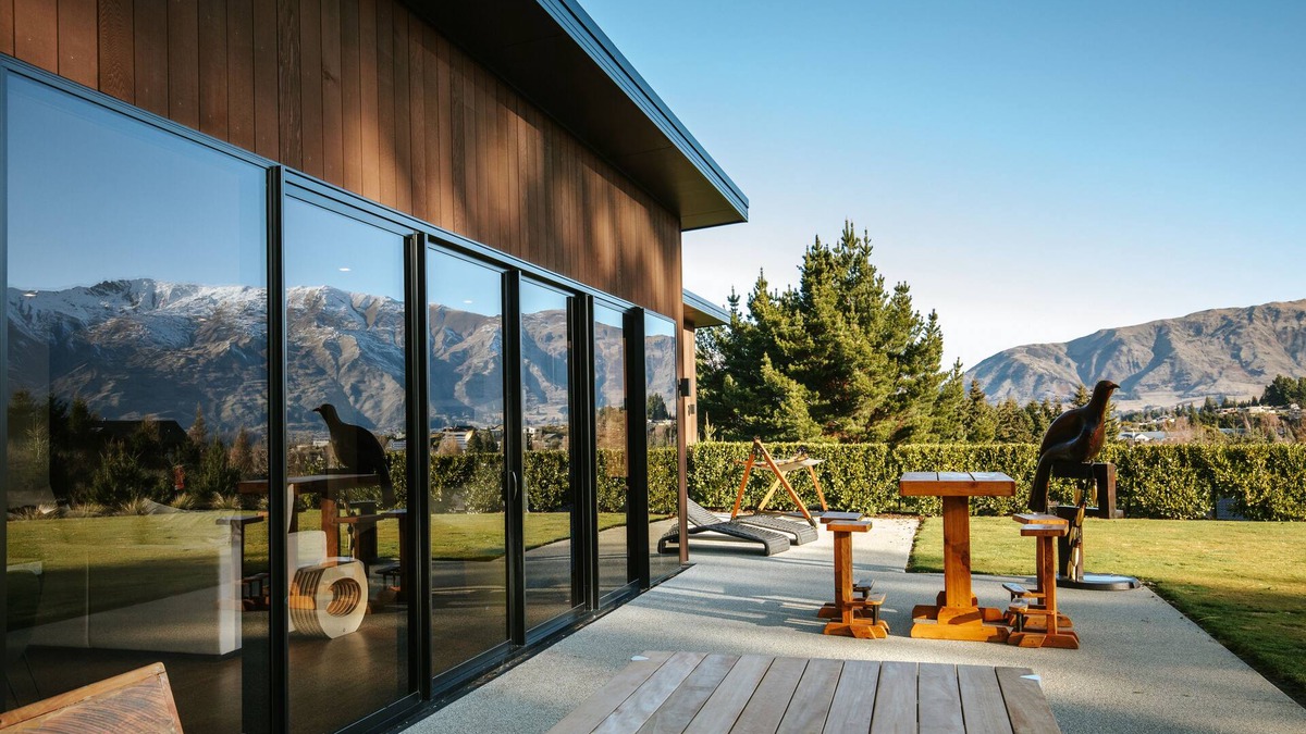 Wanaka House | Mt Roy Terrace - Art House