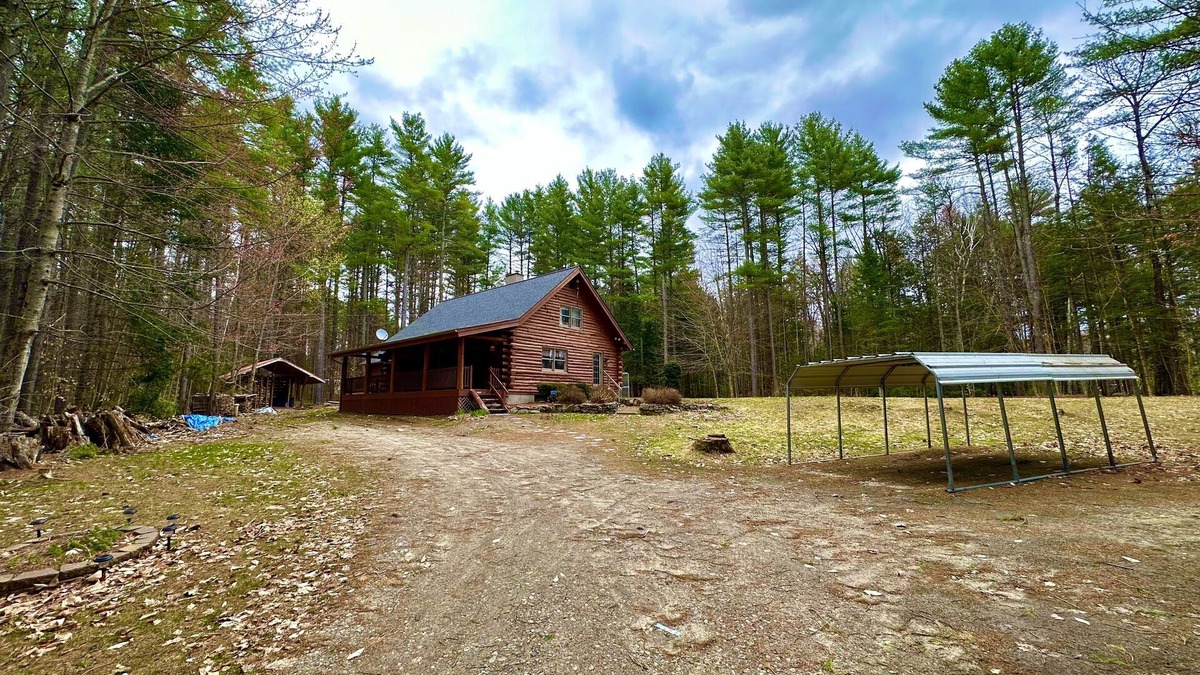 Goshen Cabin | Mt Sunapee Spacious Log Cabin