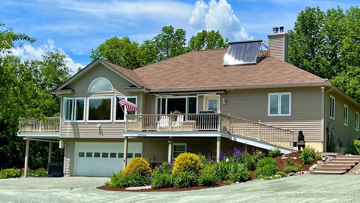 Jefferson House | Mt Washington Views, Theater Room, Pool Table, Hot Tub, Fire Pit, On 40 Acres
