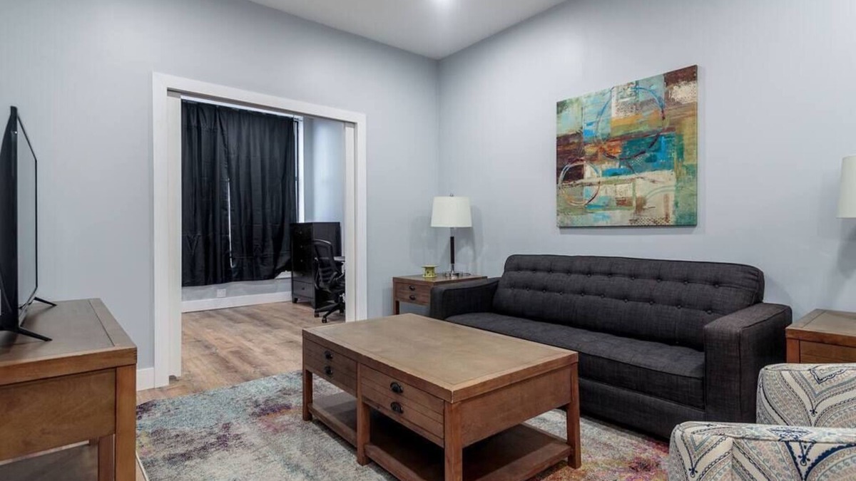 Old Town Apartment | MTM Fully Furnished Rental in Old Town - 2 beds