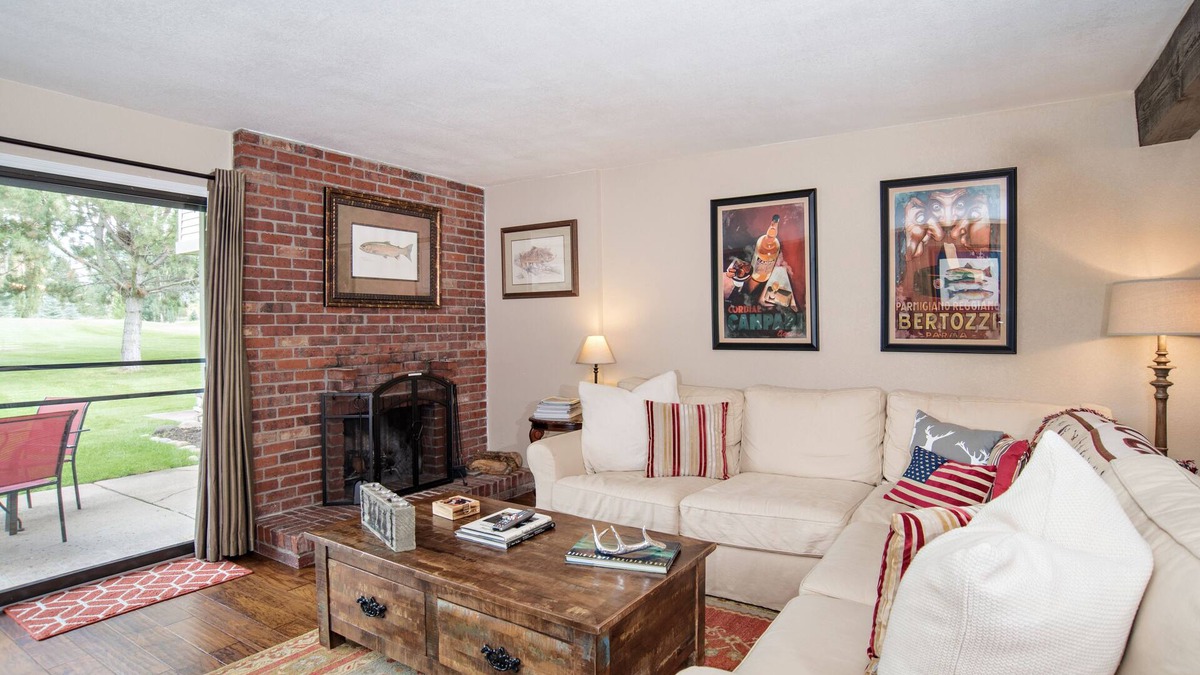 Carbondale Condo | MTN Condo with 1 Fishing Badge, Patio & BBQ Grill, 25 Mi. to Aspen & Skiing!