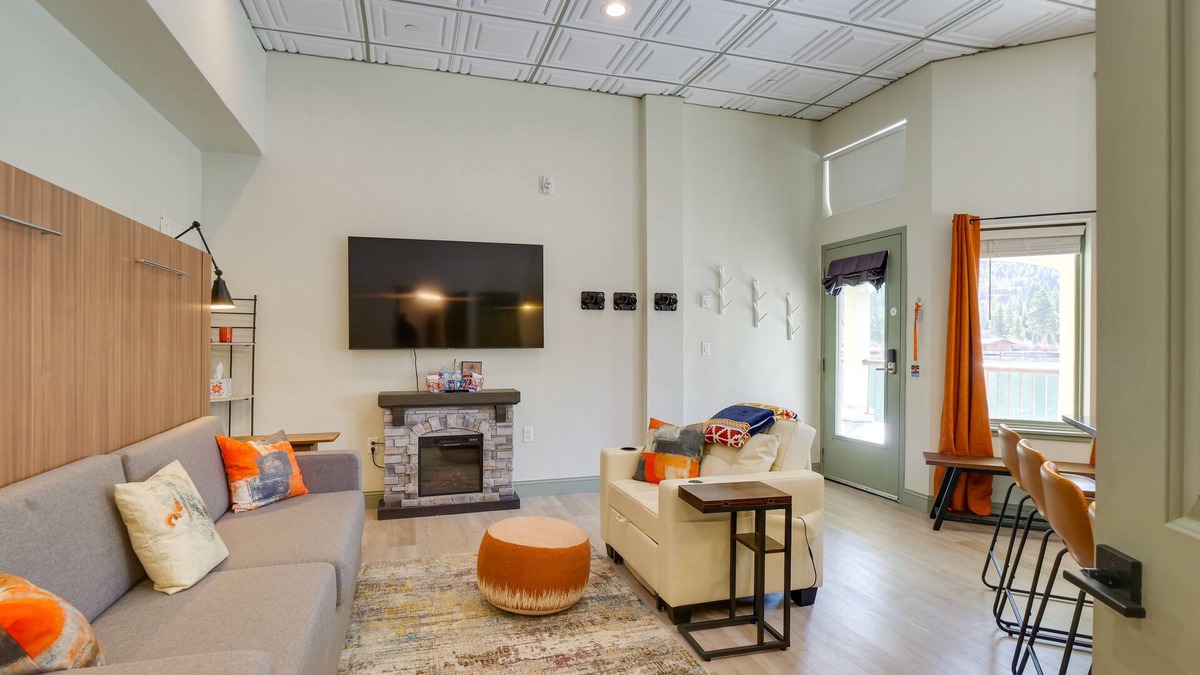 Lakeside Village Apartment | Mtn & Lake Views: Chic Keystone Studio