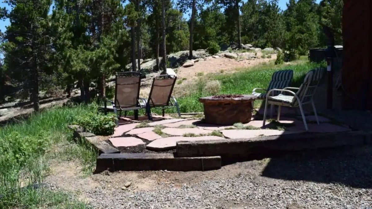 Coal Creek Apartment | Mtn Retreat: Hike ,Hot Tub, Explore CO, Ski, Relax