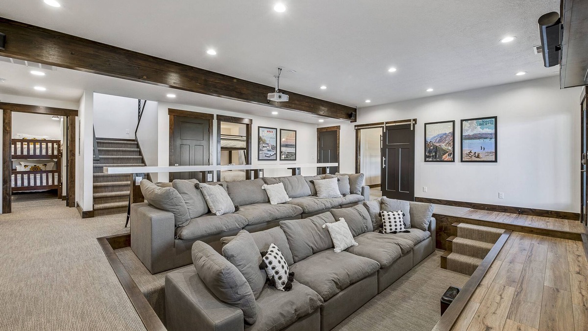 St. Charles Cabin | Mtn Shadow Lodge South with Indoor Sports Court (Sleeps 36) by Bear Lake Luxury