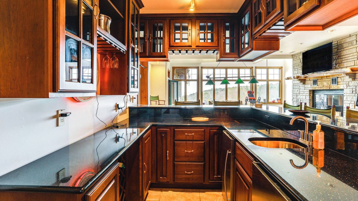 Fairfield Bay Cottage | Mtn-view Shirley Pool House: Pets Welcome!
