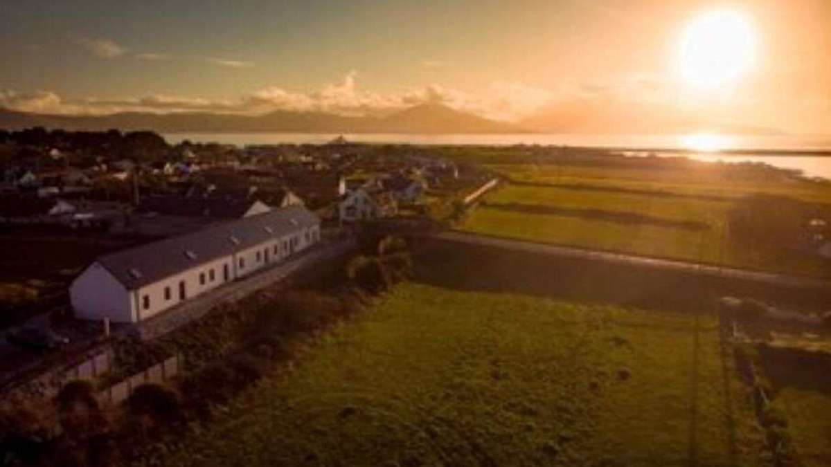 Fenit Cottage | Mucklagh, Coastal Cottage in Fenit, Co.Kerry - an authentic Wild Atlantic stay