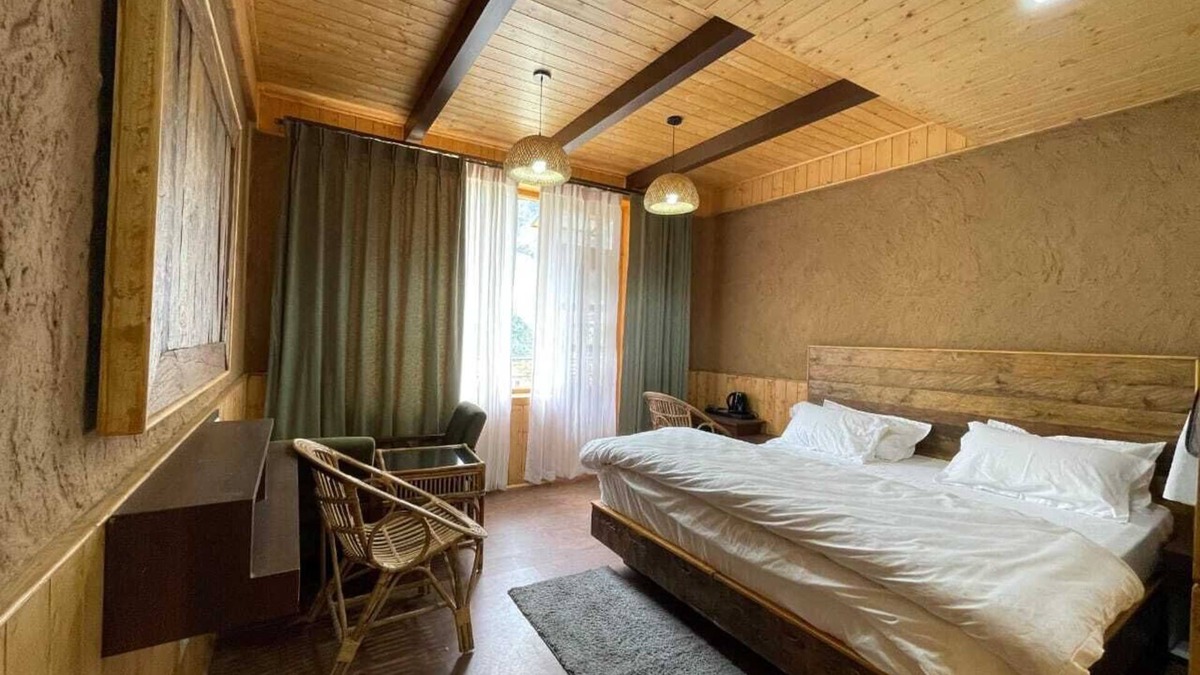Keylong Hotel | Mud Essence