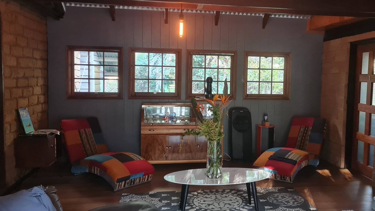 Yandaran Apartment | Mudhouse Manor - The Loft. Rustic charm & natural ambience. Pet friendly.