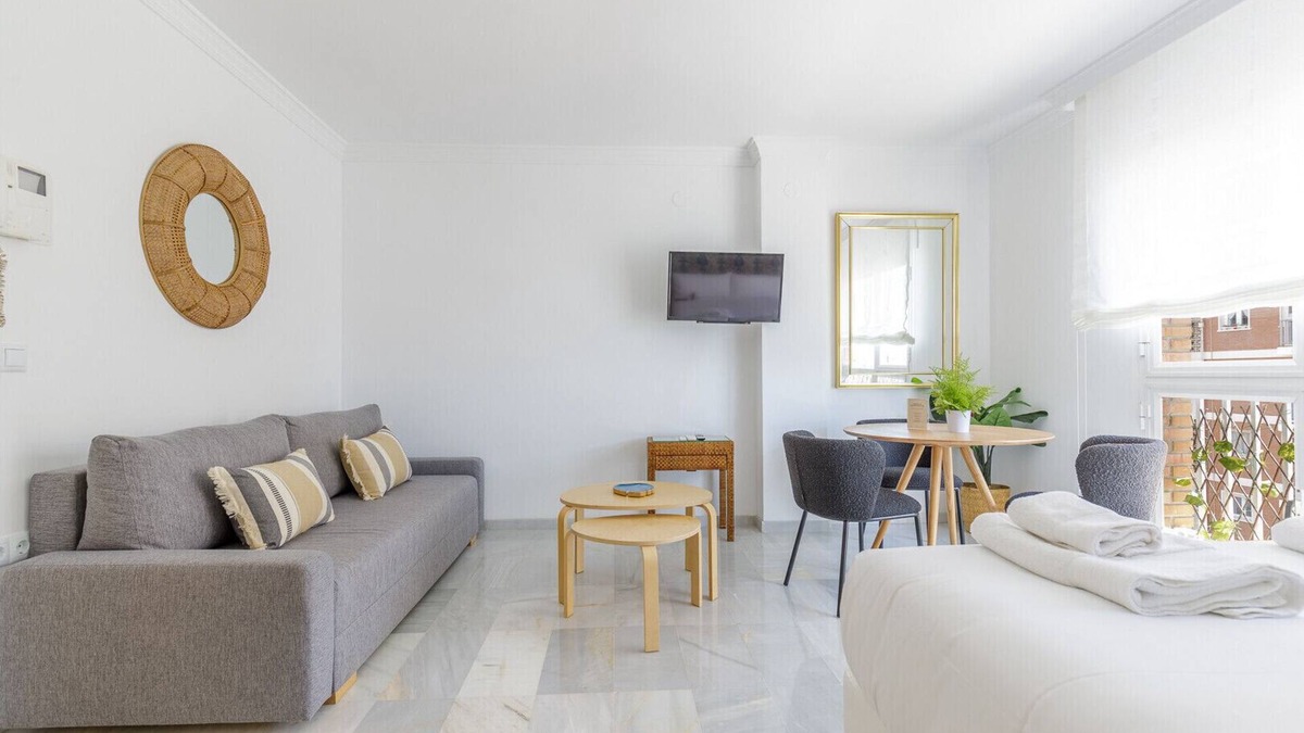 La Malagueta Apartment | Muelle Uno Studio with Sea View