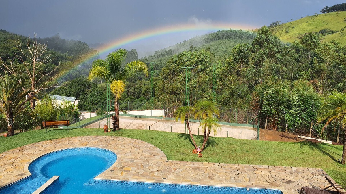 Salesopolis House | Muita Natureza com Quadra de Beach Tennis