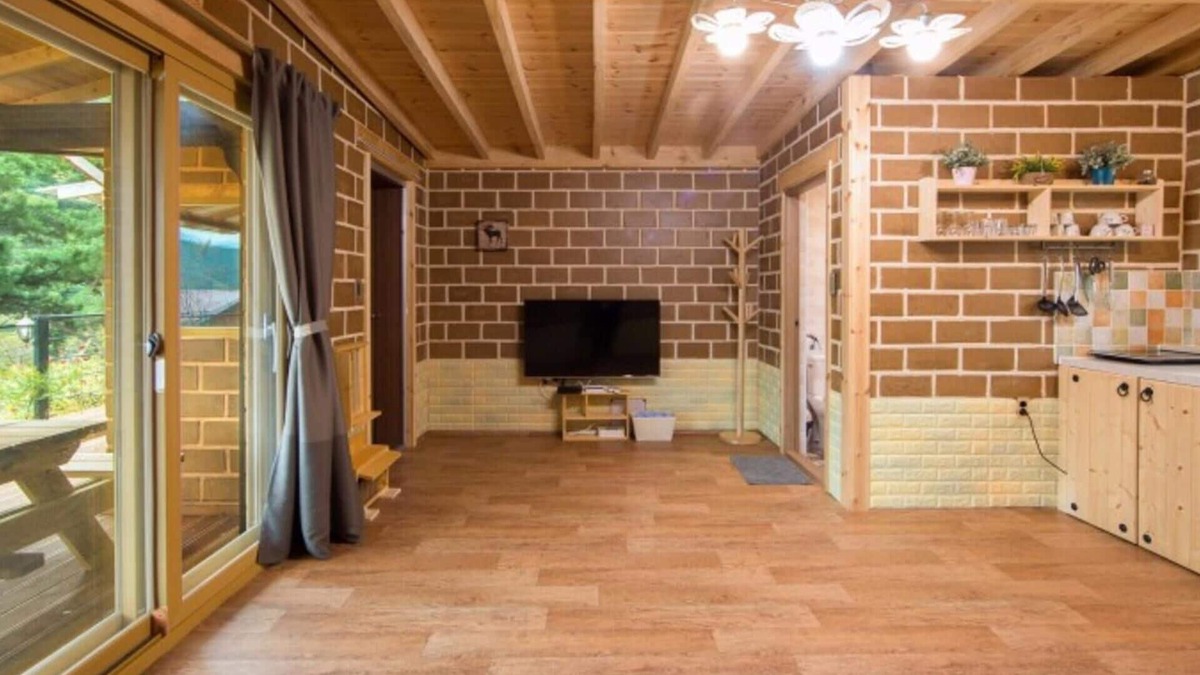 Seolcheon-myeon House | Muju Heukjip Jeongwon Pension
