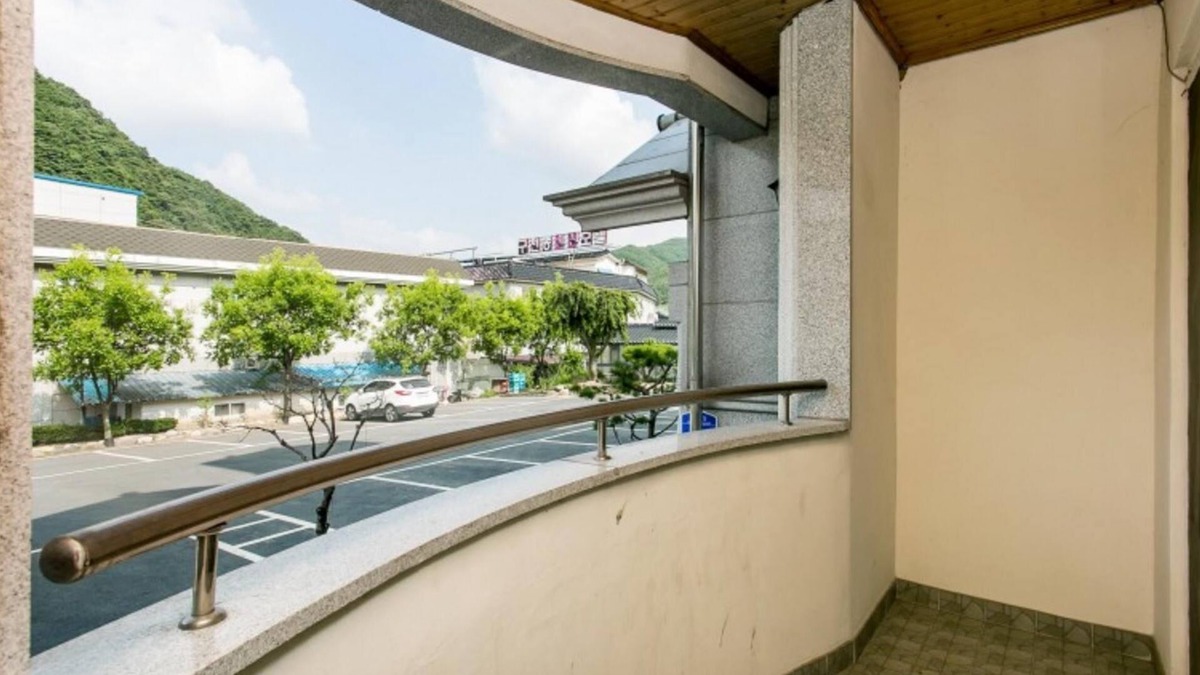 Seolcheon-myeon House | Muju Rainbow Pension