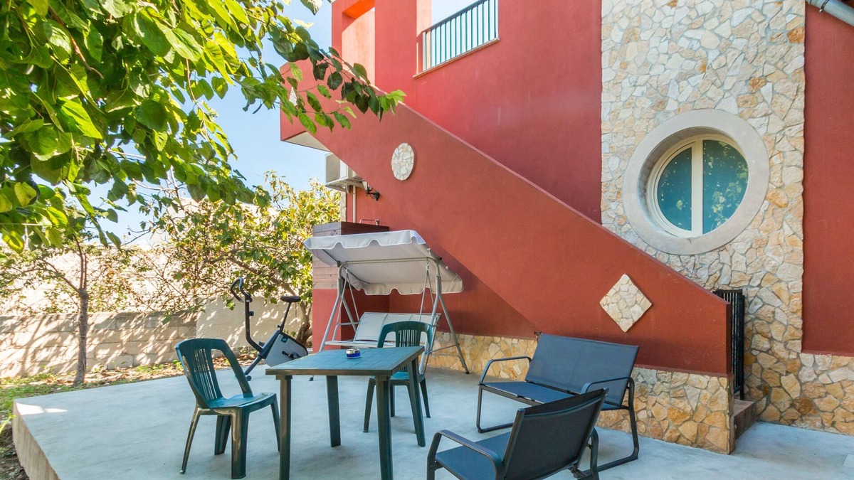 Gallina Villa | MULBERRIE'S HOUSE NEAR THE BEACH AND WITH WI. FI