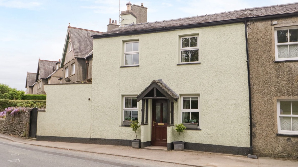 Cark Cottage | MULBERRY COTTAGE, pet friendly, with open fire in Cark In Cartmel