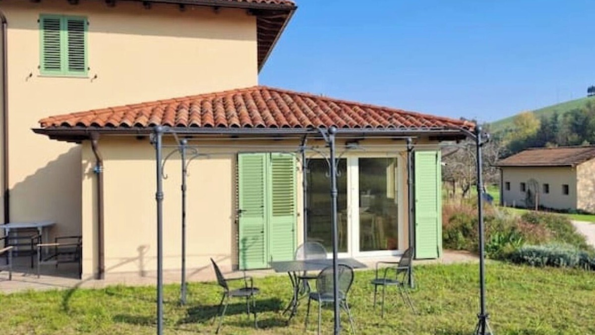 Cesena Apartment | Mulberry Hill: comfort in the early Cesena countryside.