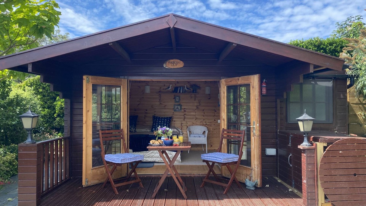 Newton Ferrers Cabin | Mulberry Leaf is situated on the banks of Newton Creek