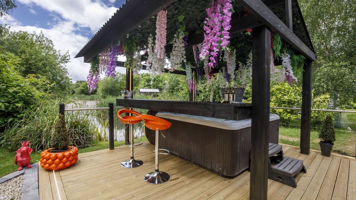 Selby Cottage | Mulberry Lodge - sleeps 4 guests in 2 bedrooms