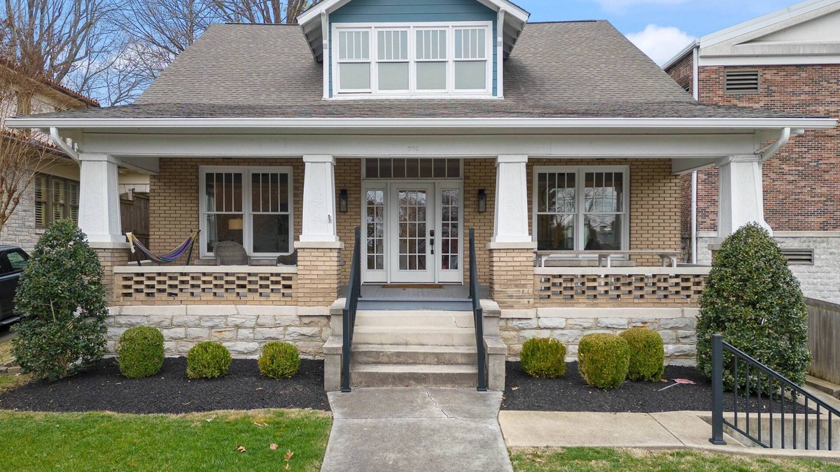 Downtown House | Muletown Haven – Stunning Downtown Escape!