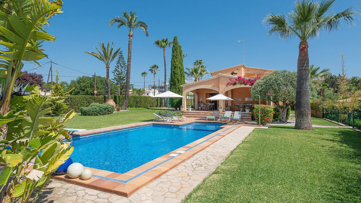 Son Baulo Villa | MULHOLLAND VILLA - Spectacular villa with private pool and free WiFi.