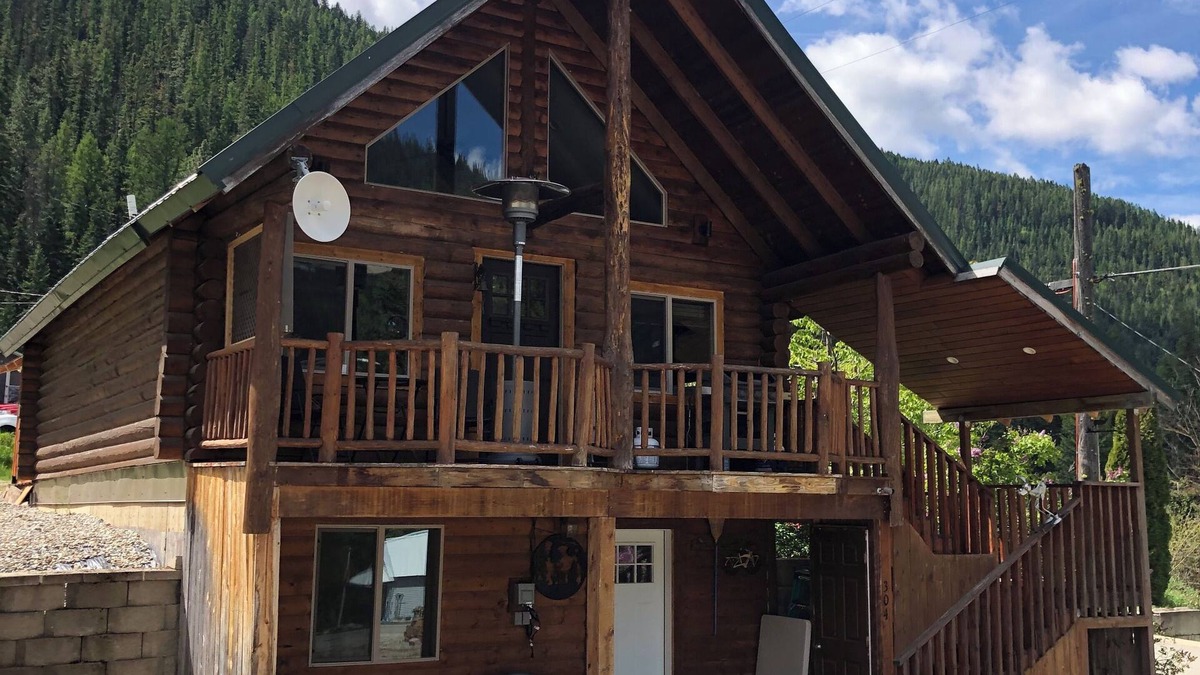 Mullan Cabin | Mullan Idaho Mountain Getaway
