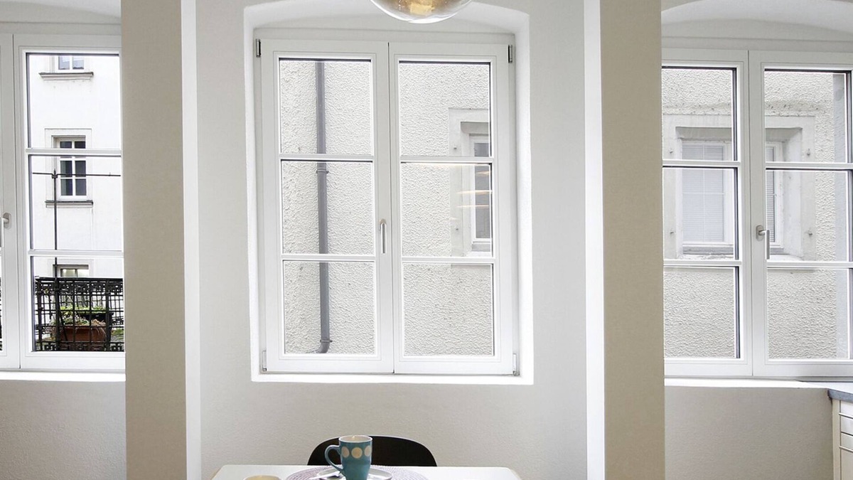 Insel Apartment | Müller vacation apartment - high-quality renovated old building with eat-in kitchen on the island