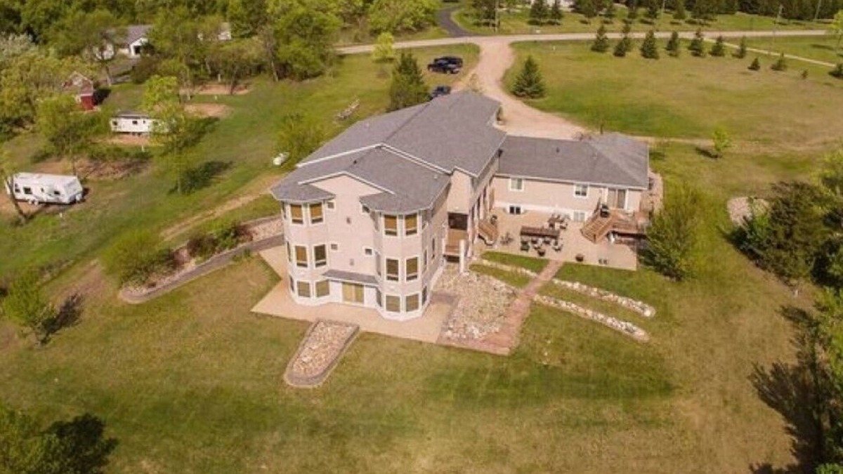 Clitherall Township House | Multi-Family! 150 yds to Sandy Swim Beach! 4 Master Suites. Sleep up to 27!