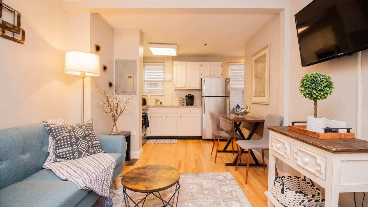 Riverside Apartment | Multi-Level Townhouse, Harvard, MIT, Red line