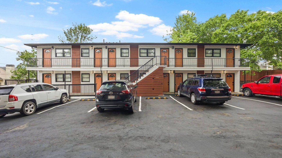 Mechanicsville Apartment | Multiplex Unit with Bathtub & Free Parking
