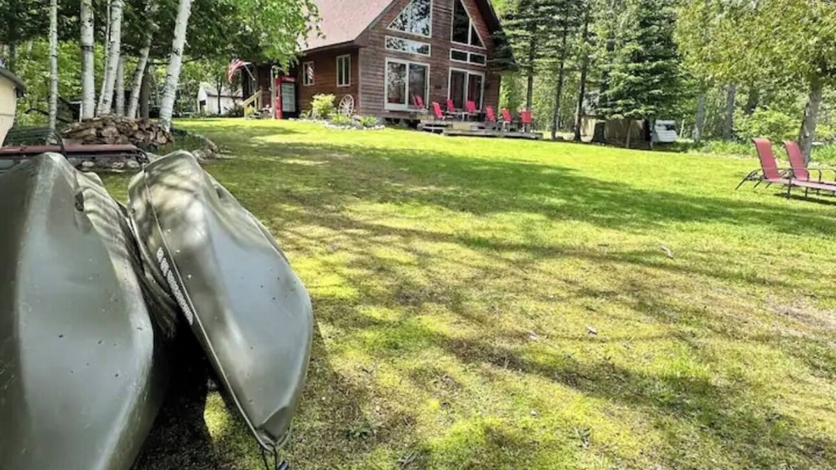 Levering House | Munro Lake Inn/25-minutes from the Mighty Mac! Pet Friendly !