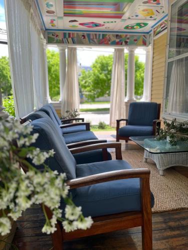 Auburn Bed & Breakfast | Munroe Inn Boutique Hotel